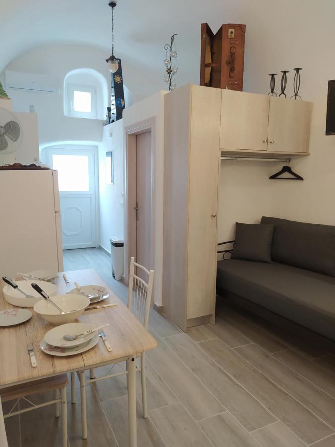Mentoras' Complex Apartment Emporio  Exterior photo